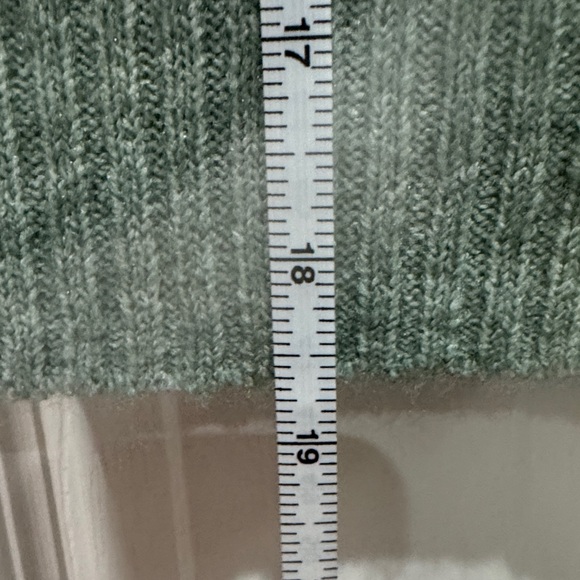 Sincerely Jules Sage Knit Cropped Top NWT - Picture 4 of 6